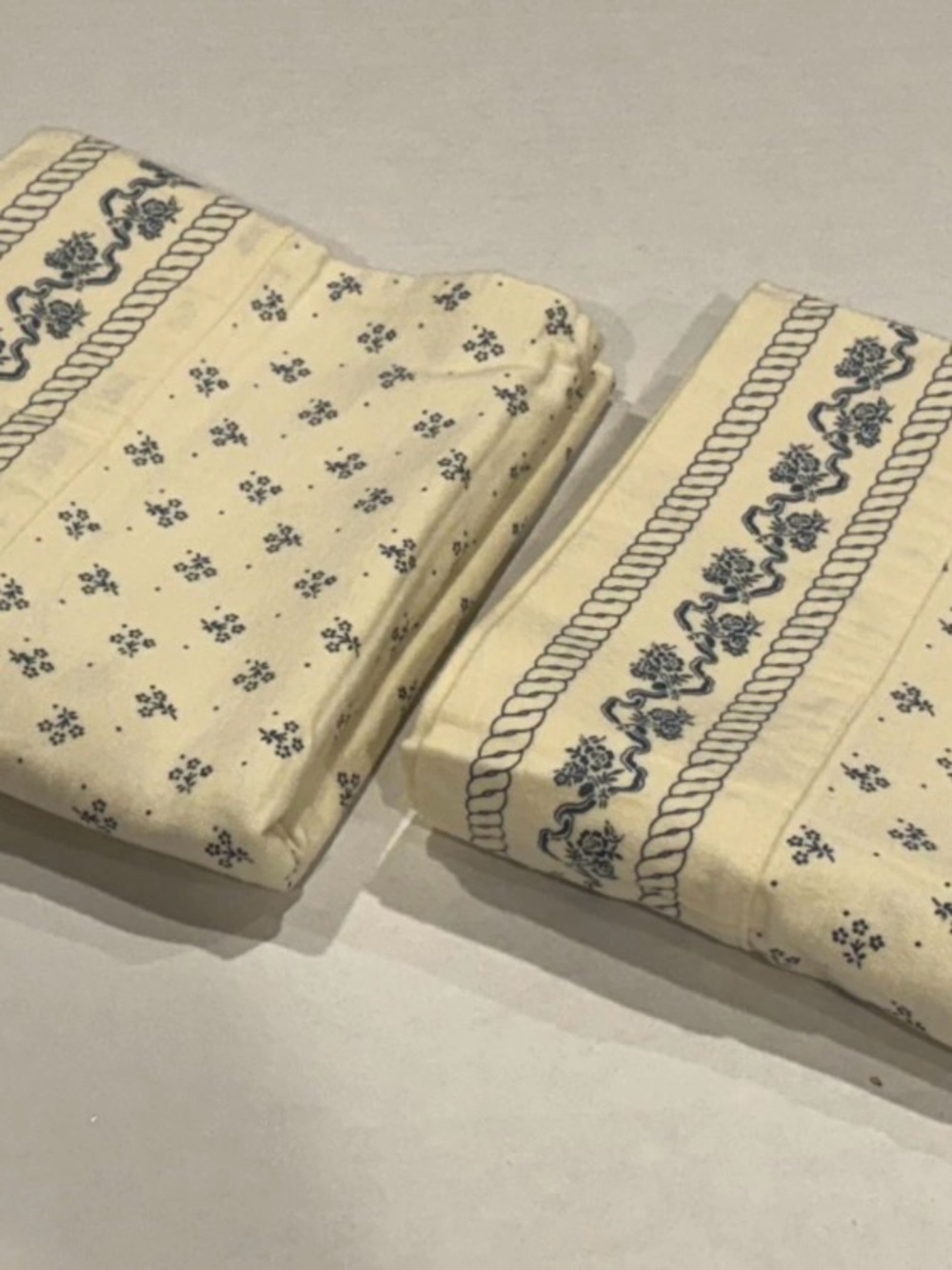 LAURA ASHLEY NWOT Vintage Kensington Flannel Pillowcases- Set of 2